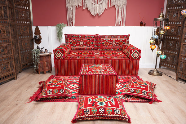 أثاث فناء أحمر، وسادة أرضية لغرفة المعيشة، أريكة أرضية عربية، وسادة أرضية تركية، أريكة عرقية مع أريكة عثمانية وسجادة