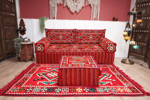 أثاث فناء أحمر، وسادة أرضية لغرفة المعيشة، أريكة أرضية عربية، وسادة أرضية تركية، أريكة عرقية مع أريكة عثمانية وسجادة