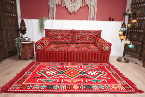 أثاث فناء أحمر، وسادة أرضية لغرفة المعيشة، أريكة أرضية عربية، وسادة أرضية تركية، أريكة عرقية مع أريكة عثمانية وسجادة