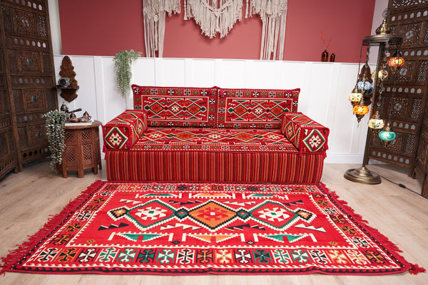 أثاث فناء أحمر، وسادة أرضية لغرفة المعيشة، أريكة أرضية عربية، وسادة أرضية تركية، أريكة عرقية مع أريكة عثمانية وسجادة