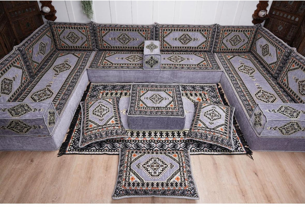 U shaped sofa+ 3 pillows