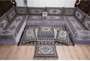 U shaped sofa+ 3 pillows