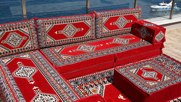 Rote Bodenkissen, L-förmige arabische Sitzsofas, Balkonterrassesofas, waschbare Kissenbezüge