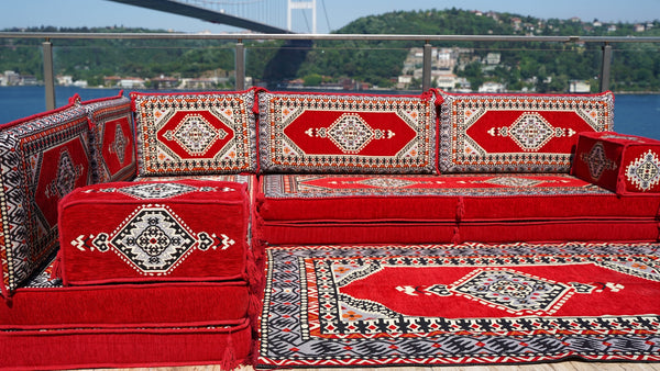 Rote Bodenkissen, L-förmige arabische Sitzsofas, Balkonterrassesofas, waschbare Kissenbezüge