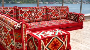 Rotes türkisches Bodensitzkissen, Eck-Bodensitzgruppe, L-förmiges Sofa-Set, orientalisches Bodensitzkissen, Palettensofa, ethnisches Sofa