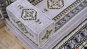 أريكة رمادية مفردة، أريكة عربية، أريكة تراس مع أريكة عثمانية وسجادة، سجادة تركية، أريكة سرير، أريكة أرضية، أريكة تأمل، أثاث غرفة المعيشة