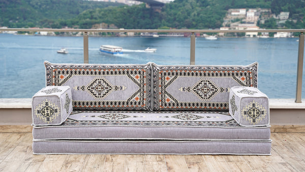 أريكة رمادية مفردة، أريكة عربية، أريكة تراس مع أريكة عثمانية وسجادة، سجادة تركية، أريكة سرير، أريكة أرضية، أريكة تأمل، أثاث غرفة المعيشة