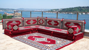 Bordeauxfarbene L-förmige Sofas, arabische Sofagarnitur, Terrassen-Palettensofa, Bodenkissen, arabisches Majlis, Poufs