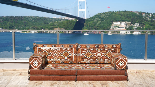 طقم جلوس مغربي أرضي، مجلس عربي، أريكة أرضية عربية مع أريكة عثمانية وسجادة، وسادة شرقية، وسادة مغربية، وسادة أرضية عرقية