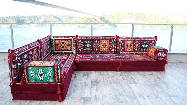 Bordeauxrotes L-förmiges Bodensofa, modulares Sofa-Set, Bodenkissen, arabischer Majlis, marokkanisches Wohnzimmerkissen
