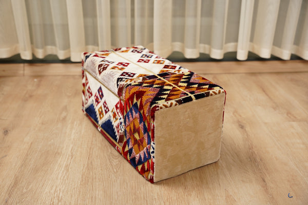 أطقم كنب ديوان أصلية، كنب غرفة معيشة على طراز بوهو، كنب مجلس عربي، طقم كنب تقليدي، كنب أرضي مقسم، وسادة مغربية