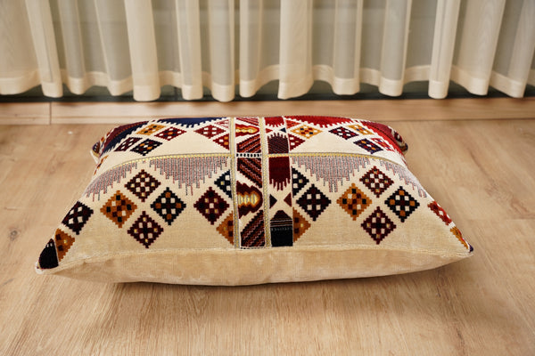 أطقم كنب ديوان أصلية، كنب غرفة معيشة على طراز بوهو، كنب مجلس عربي، طقم كنب تقليدي، كنب أرضي مقسم، وسادة مغربية