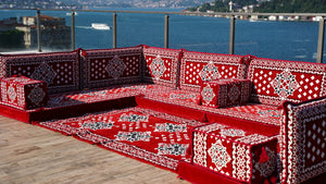 U-förmige arabische Bodensitzgelegenheiten, orientalische rote Bodenkissen, Ecksofa, marokkanische Wohnzimmerkissen