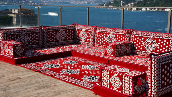 U-förmige arabische Bodensitzgelegenheiten, orientalische rote Bodenkissen, Ecksofa, marokkanische Wohnzimmerkissen