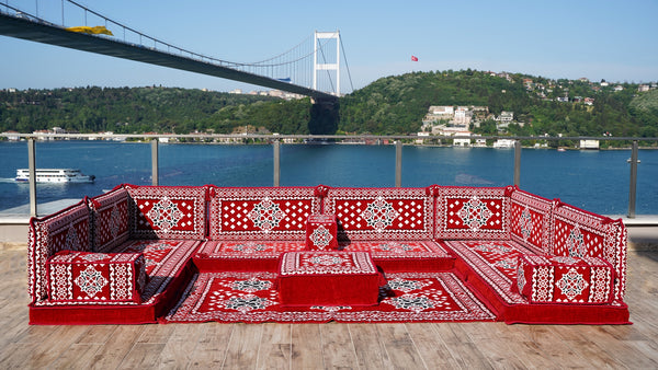 U-förmige arabische Bodensitzgelegenheiten, orientalische rote Bodenkissen, Ecksofa, marokkanische Wohnzimmerkissen