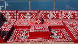 U-förmige arabische Bodensitzgelegenheiten, orientalische rote Bodenkissen, Ecksofa, marokkanische Wohnzimmerkissen