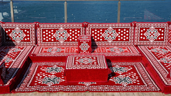 U-förmige arabische Bodensitzgelegenheiten, orientalische rote Bodenkissen, Ecksofa, marokkanische Wohnzimmerkissen