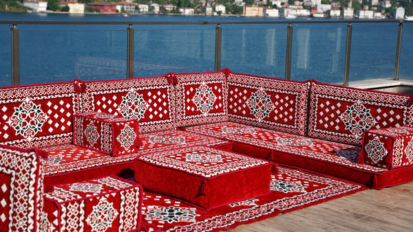 U-förmige arabische Bodensitzgelegenheiten, orientalische rote Bodenkissen, Ecksofa, marokkanische Wohnzimmerkissen