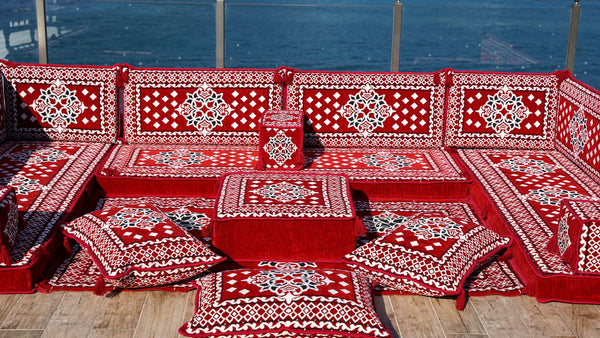 U-förmige arabische Bodensitzgelegenheiten, orientalische rote Bodenkissen, Ecksofa, marokkanische Wohnzimmerkissen