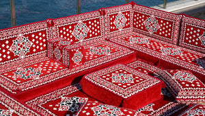 U-förmige arabische Bodensitzgelegenheiten, orientalische rote Bodenkissen, Ecksofa, marokkanische Wohnzimmerkissen