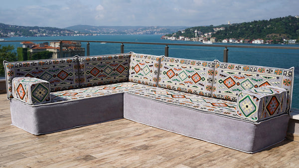 Grauer anatolischer Kamin: L-förmiges Bodensofa-Set – Arabisches Bodensofa – Osmanische Bodenbestuhlung – Ethno-Leseecken-Kissen