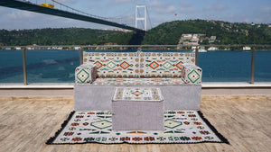 أريكة أرضية رمادية، مجلس عربي، أريكة غرفة معيشة مغربية، أريكة أرضية تركية مع أريكة عثمانية وسجادة، وسائد عرقية، أرائك حديقة تراس