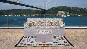 أريكة أرضية رمادية، مجلس عربي، أريكة غرفة معيشة مغربية، أريكة أرضية تركية مع أريكة عثمانية وسجادة، وسائد عرقية، أرائك حديقة تراس