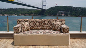 Graues Schlafsofa, Orientalische Bodensitze, Türkisches Bodensez, Modulares Bodensez, Diwan-Sofagarnituren, Handgemachte Böhmische Sitzgelegenheiten