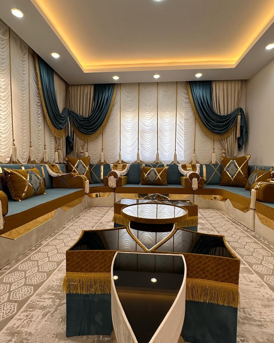 Arabic Majlis Sofa Seating, Arabic Jalsa, Ottoman Sofa, Wooden Bench for Restaurant, Moroccan Bench Cushion, Arabic Majlis, Arabic Sofa