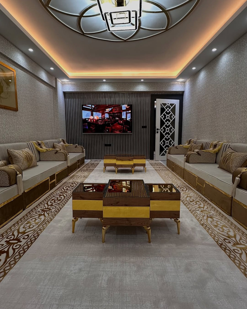 Arabic Jalsa Set, Arabic Furniture for Cafes, Turkish Rug Sofa, Arabic Majlis, Moroccan Majlis, Wooden Bench Majlis, Arabic Majlis Sofa