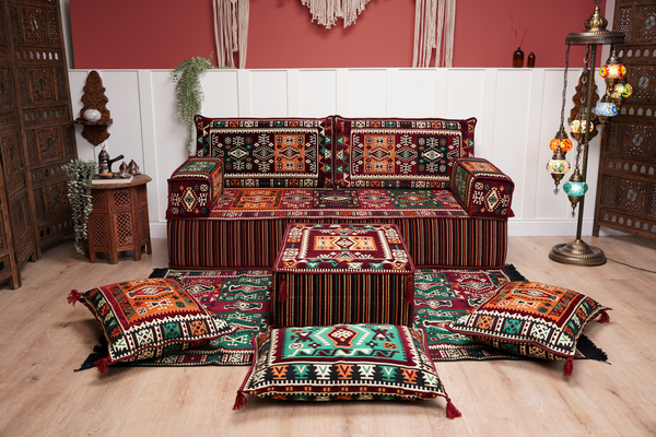 Maroon Milas Breeze: Einstöckiges Sofa-Set – Arabische Majlis-Sitzgruppe – Kilim-Bodensofa – Boden-Sitzgruppe mit Ottomanen