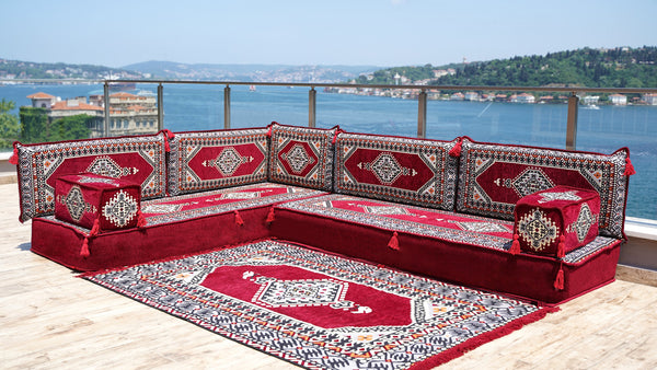 Bordeauxfarbene L-förmige Sofas, arabische Sofagarnitur, Terrassen-Palettensofa, Bodenkissen, arabisches Majlis, Poufs