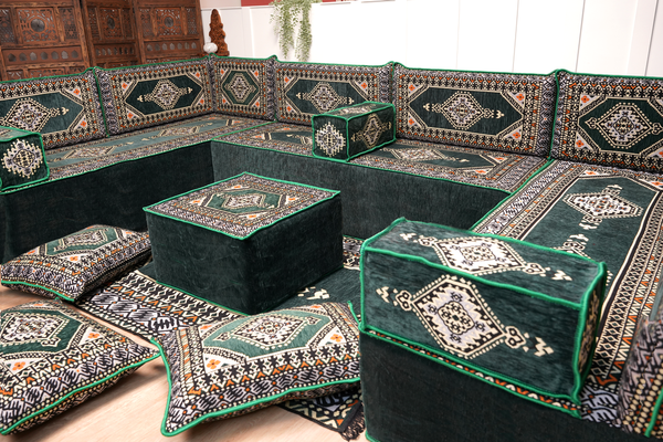 U-förmiges grünes arabisches Eck-Bodensitzkissen, Modulare Bodencouch, Bodensofas, Balkon-Terrassensofas, Palettensofa, Ethno-Sofa