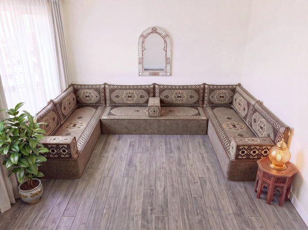 طقم جلوس أريكة أرضية بني، وسائد أرضية زاوية، طقم أريكة عربية على شكل حرف U، أرائك خشبية، أرائك مقسمة