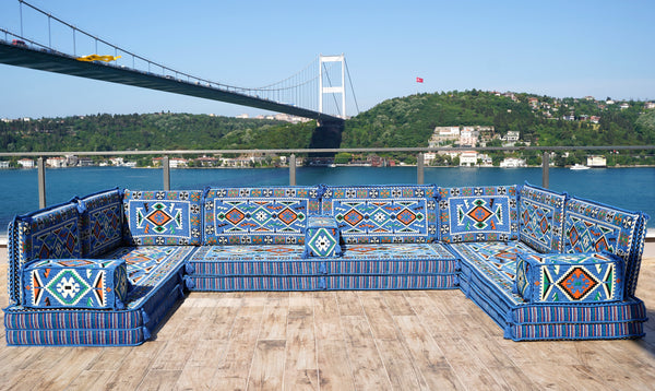 Blaues U-förmiges arabisches Sofaset, Bodenkissen, Palettensofa, Bankkissen, arabischer Majlis, marokkanische Dekoration