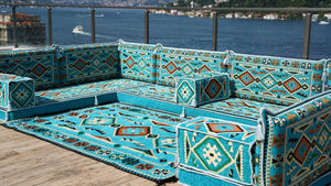 Helleblaue Eck-Boden-Sitzgruppe, U-förmiges arabisches Sofa-Set, orientalische Bodensitzgelegenheiten, Bodenkissen, Wohnzimmersofa