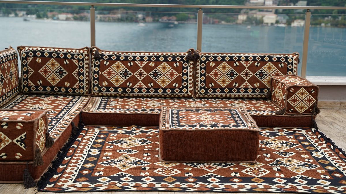 Braunes Urgup Mystic: L-förmiges Bodensofa-Set – Arabisches Majlis-Sofa – Bodenkissen-Couch – Maßgefertigtes Bodensofa