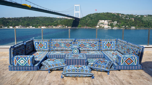 Blaues U-förmiges arabisches Sofaset, Bodenkissen, Palettensofa, Bankkissen, arabischer Majlis, marokkanische Dekoration
